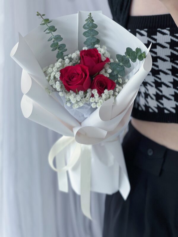 Rose In White Pureness (Fresh flower)
