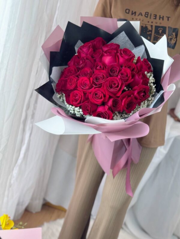 99 Roses of Love (Fresh Flower)