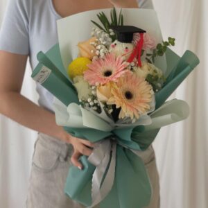 Radiant Graduate (Fresh Flower)