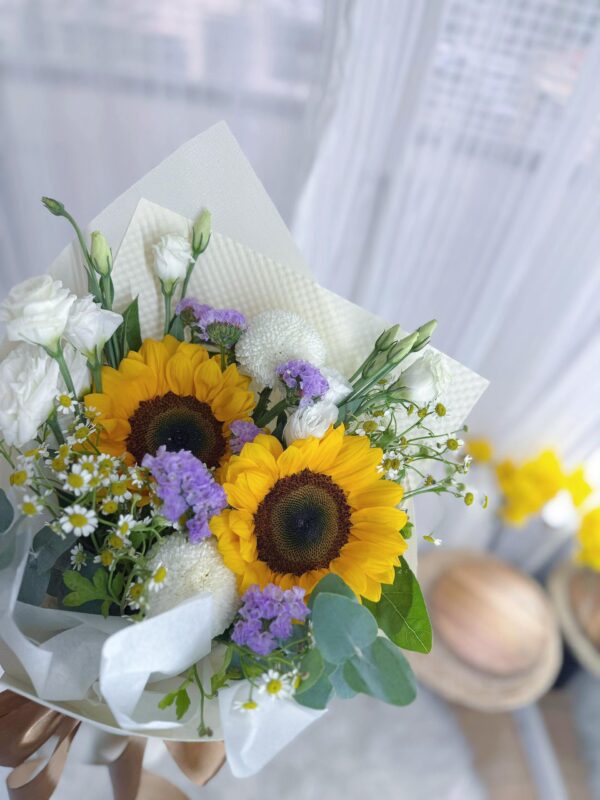 Radiant Success (Fresh Flower) - Image 3