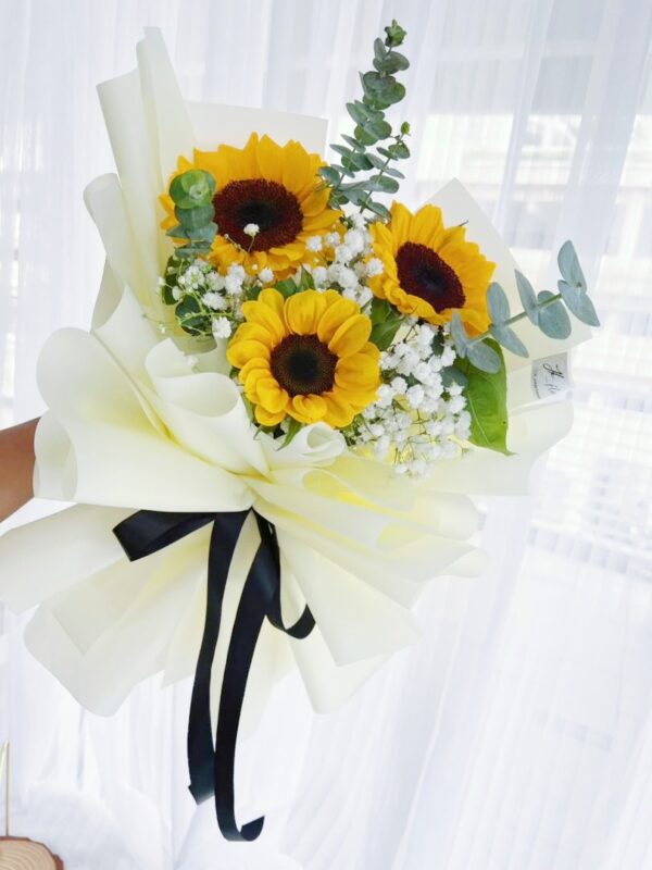 Golden Trio (Fresh Flower)