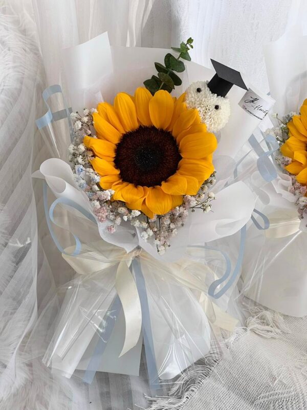 Sunny Graduation Glow (Fresh Flower) - Image 2