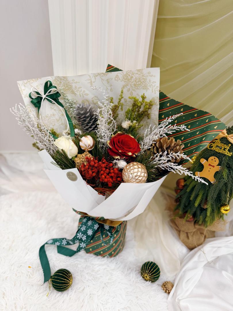 Evergreen Christmas Noel (Fresh flower) - Image 4