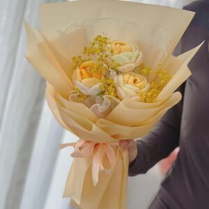 Ivory Glow (Crochet Bouquet)