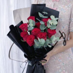 Noir Elegance (Fresh Flower)